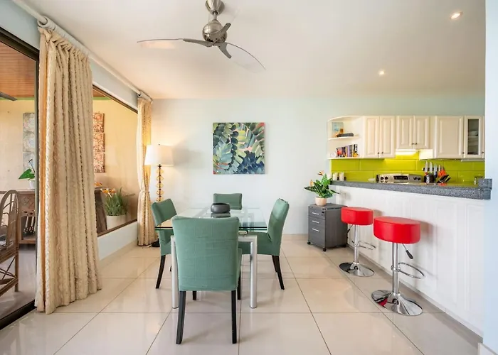 Hébergement de vacances Oceanfront With Pool And Stunning Views *