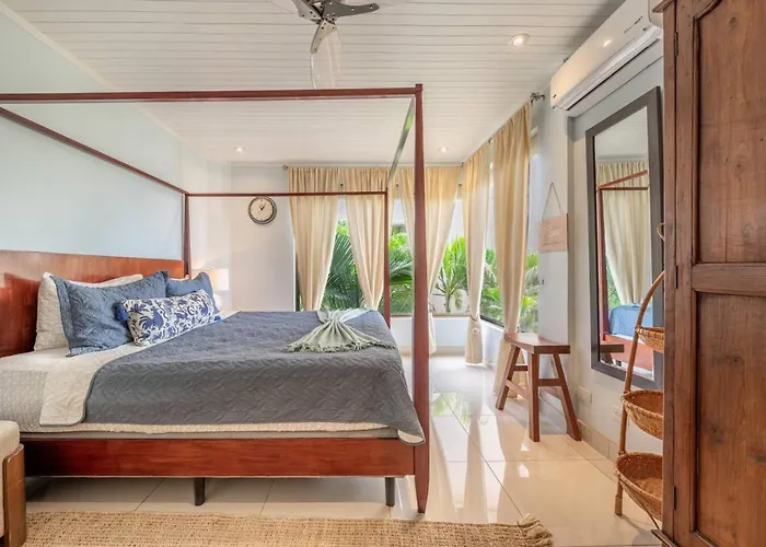 Oceanfront With Pool And Stunning Views Hébergement de vacances